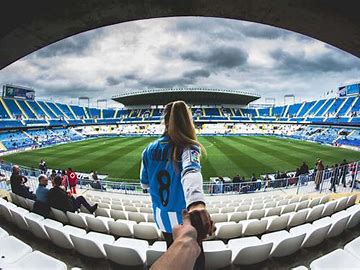 初めてのサッカー観戦でより楽しむための持ち物や注意点！